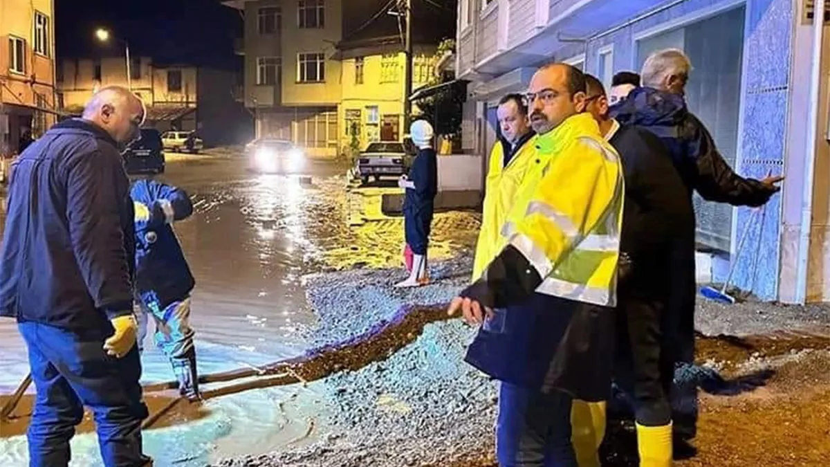 Kastamonu'da sağanak hayatı felç etti