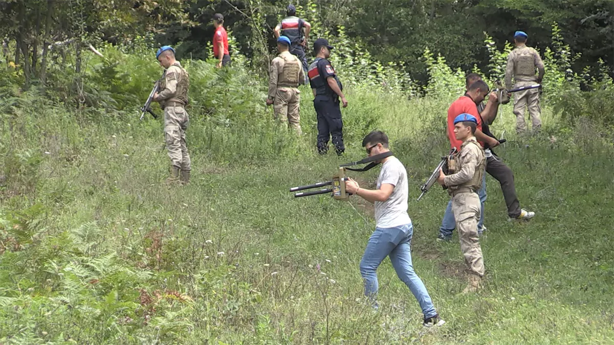 Kesik baş cinayetinin tek tutuklu sanığı i̇brahim keleş’in tahliyesine, diğer sanıkların adli kontrol tedbirinin kaldırılmasına karar verildi. Duruşma, tanıkların dinlenmesi için ileri bir tarihe ertelendi.  