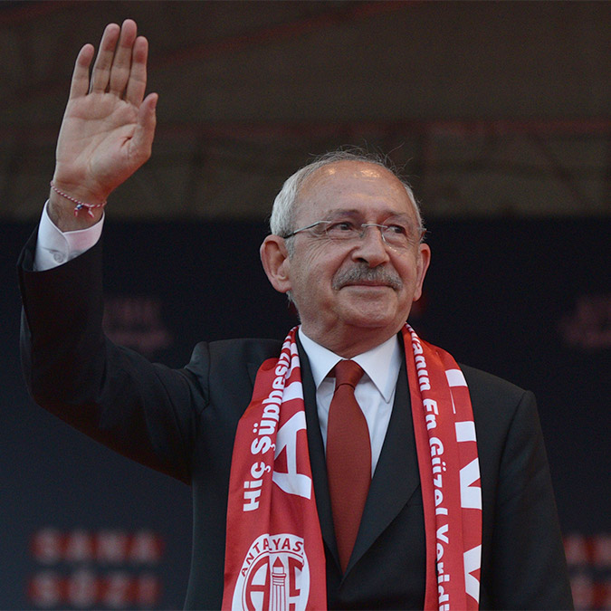 ‘Acaba ne olur da biz iktidarı bırakmayız’ diye arayış içindeler