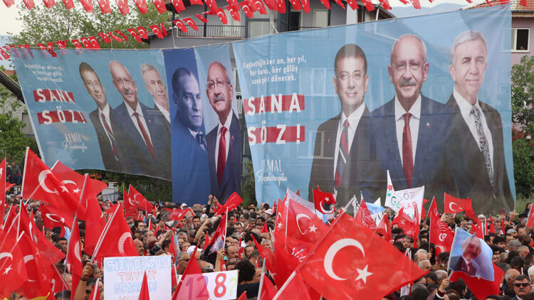 Türkiye'nin sorunlarını akılla çözeceğiz