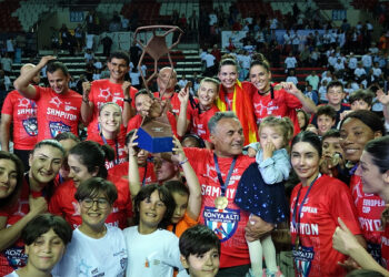 Konyaaltı Belediyespor Kadın Hentbol Takımı kupanın sahibi oldu
