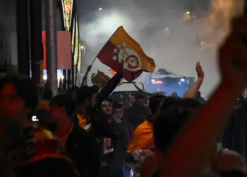 Galatasaray şampiyonluğunu kütahya'da kutladı
