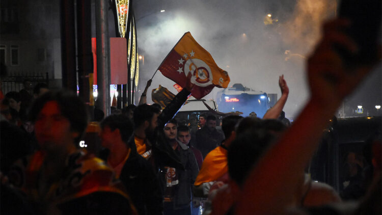 Galatasaray şampiyonluğunu Kütahya'da kutladı
