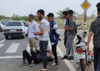 Başına parke taşıyla vurulan lise öğrencisi yaralandı