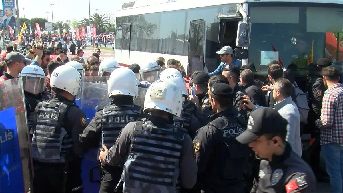 Maltepe039de polis mudahalesi 9666 dhaphoto3 - öne çıkan - haberton