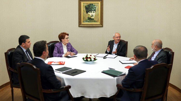 Millet İttifakı liderleri CHP'de bir araya geldi