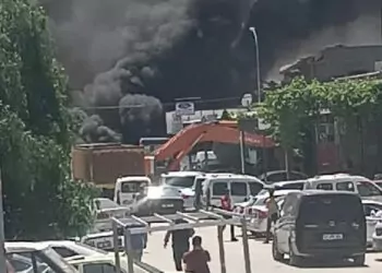 Antakya'da minibüs alev alev yandı