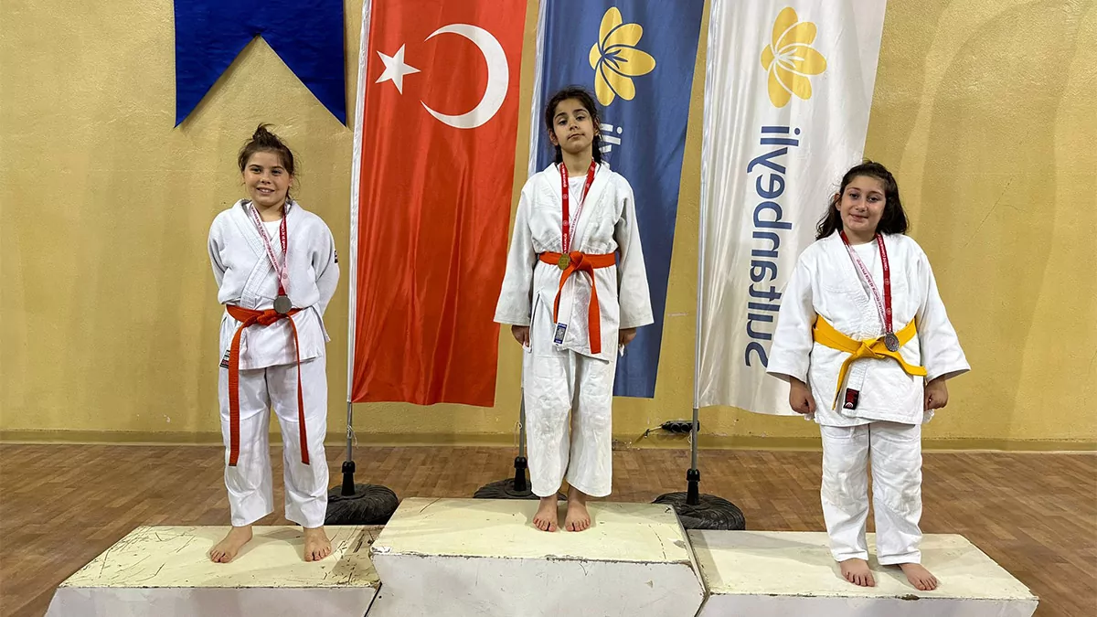 Minik sporcular sampiyonadan madalyayla dondu 8325 dhaphoto1 - spor haberleri - haberton