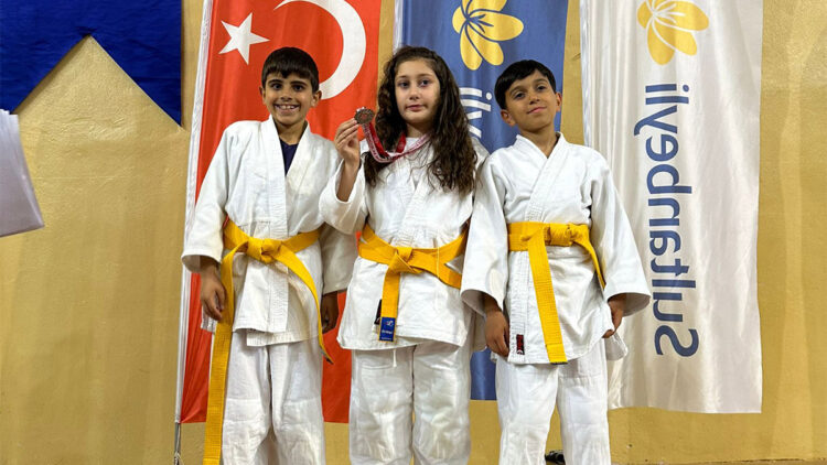 Judoda Göksu Eryeler altın, Berra Genç bronz madalya kazandı