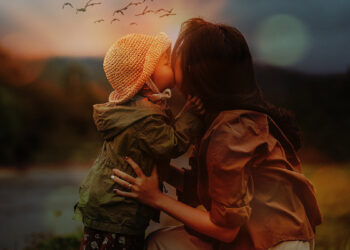 Anne kelimesi binlerce duygunun tek başına özetidir