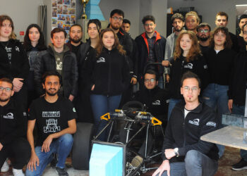 Öğrenciler elektrikli formula aracı üretti