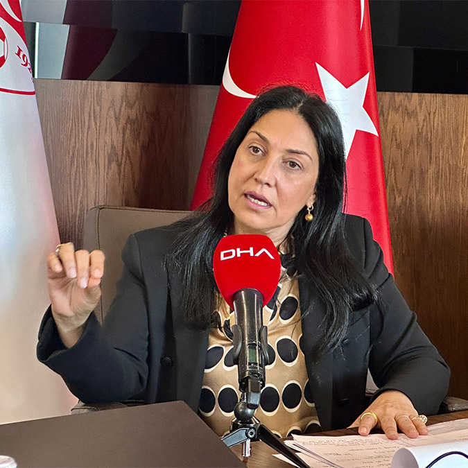 Türkiye Futbol Federasyonu'nun ilk kadın yöneticisi, başkanvekili, İcra Kurulu Üyesi, FIFA, UEFA İlişkileri, Dış İlişkiler, Kadın Futbolu ve Sağlık İşleri Sorumlusu Nüket Küçükel Ezberci; Türkiye'deki kadın futbolu, kadın futbolunun dünyadaki yeri, TFF'nin ilk kadın yöneticisi olmasıyla ilgili birçok konuda Demirören Haber Ajansı'na (DHA) özel açıklamalarda bulundu.