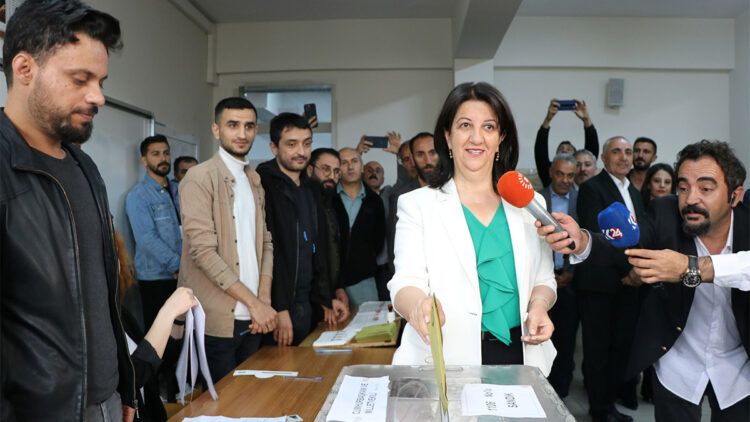 Pervin Buldan oyunu Van'da kullandı