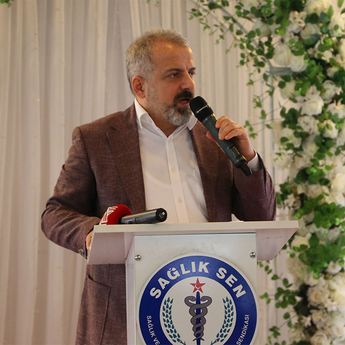 Sağlık-Sen Genel Başkan Yardımcısı İdris Baykan, Giresun’da sağlık ve sosyal hizmet çalışanlarıyla bir araya geldi. Baykan yaptığı açıklamada, “Memur-Sen ve Sağlık-Sen olarak her daim milletimizin ve ülkemizin yanında olduk. Hep özgürlüklerden, millet iradesinden, demokrasiden ve istikrardan yana tavır geliştirdik. Dün olduğu gibi bugün ve yarın da bu duruşumuzdan vazgeçmeyeceğiz” dedi.