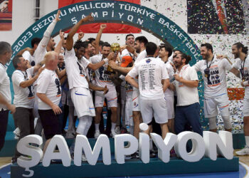 Çağdaş Bodrum Spor şampiyonluğu kutladı