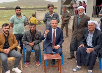 Şanlıurfa'da sandık muhtarın evine kuruldu