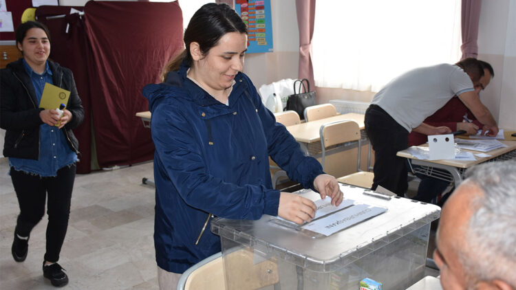 Sivas'ta seçime yoğun ilgi