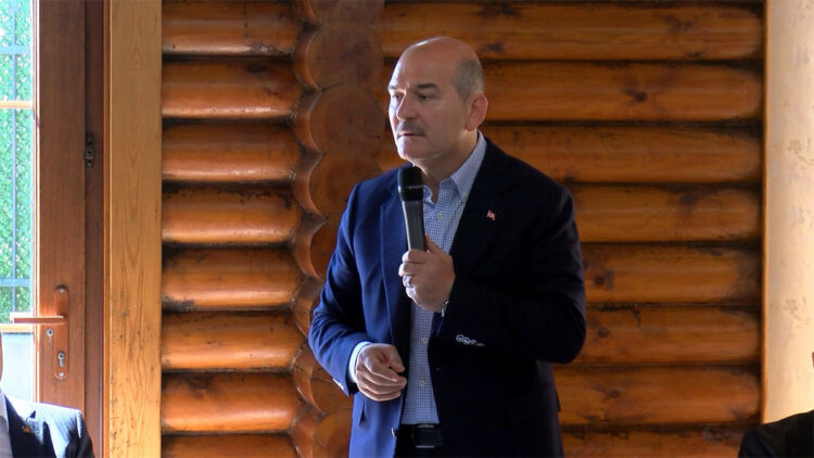 Tayyip Erdoğan gitsin diyenler kim gelsin diyor?