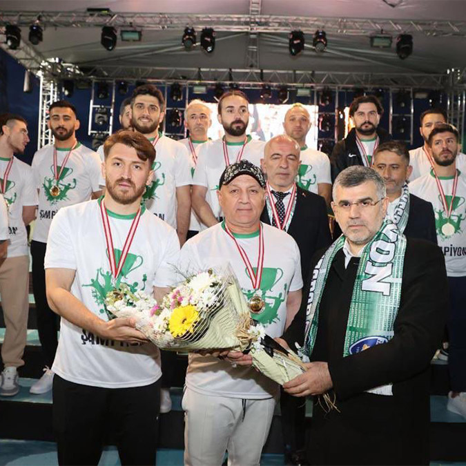 Sultanbeyli Belediyespor'da şampiyonluk kutlaması