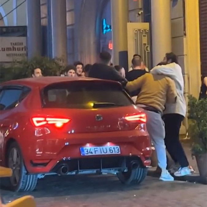 Beyoğlu'nda iki grup arasında kavga