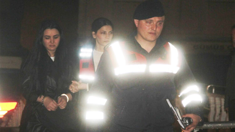 Tartıştığı erkek arkadaşını öldüren kadın tutuklandı