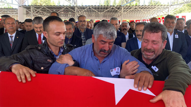Tel Abyad'da şehit olan polis memuru toprağa verildi