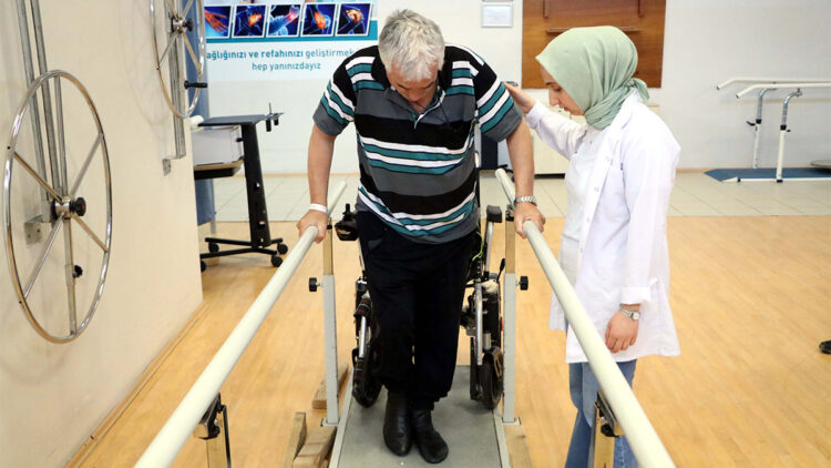 Türkiye'nin dört bir yanından hasta ağırlıyor