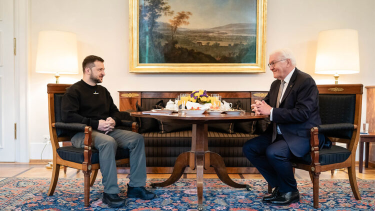 Volodimir Zelenski Berlin'de Frank-Walter Steinmeier ile görüştü