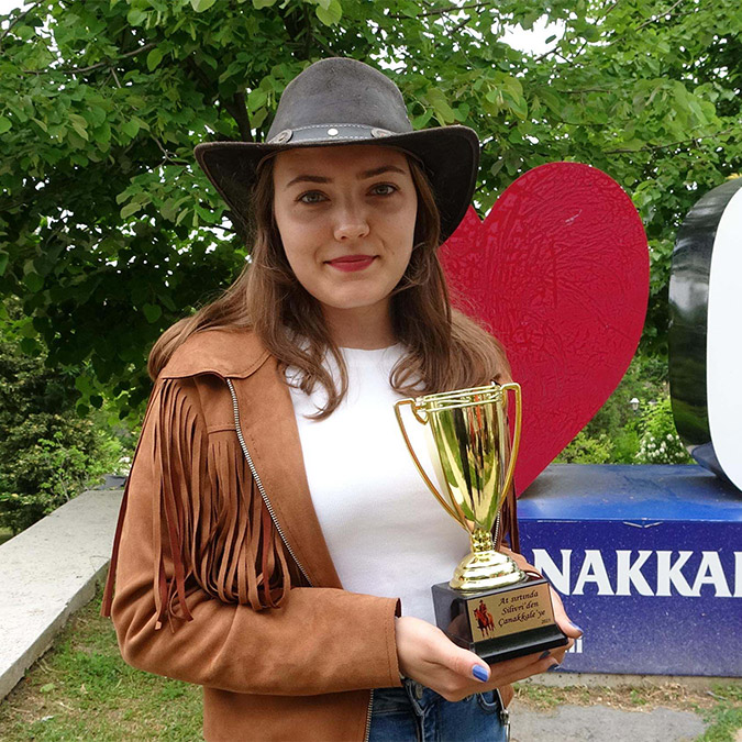 Kızı için at üstünde 5 gün yolculuk yaptı