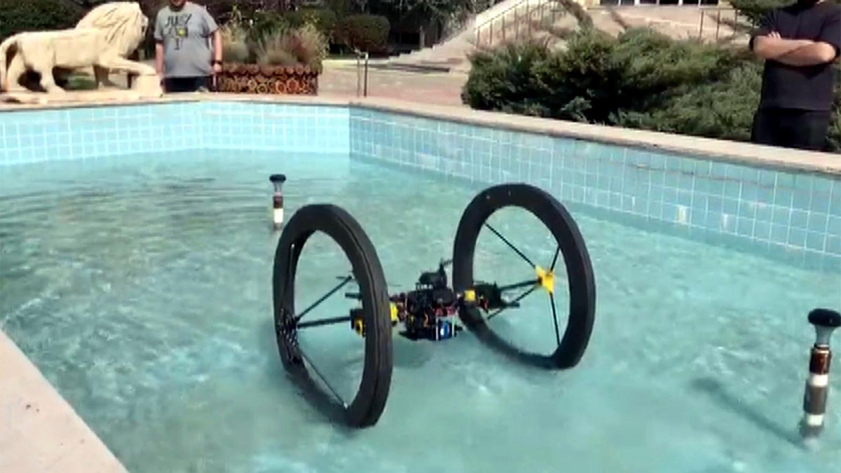 Başkent Üniversitesi Mühendislik Fakültesi Makine Mühendisliği öğrencileri, arama-kurtarma ve askeri operasyonlarda kullanılabilecek, karada, havada ve suda gidebilen insansız hava aracı (İHA) geliştirdi.