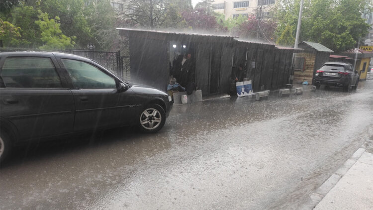 Van'da sağanak hayatı olumsuz etkiledi