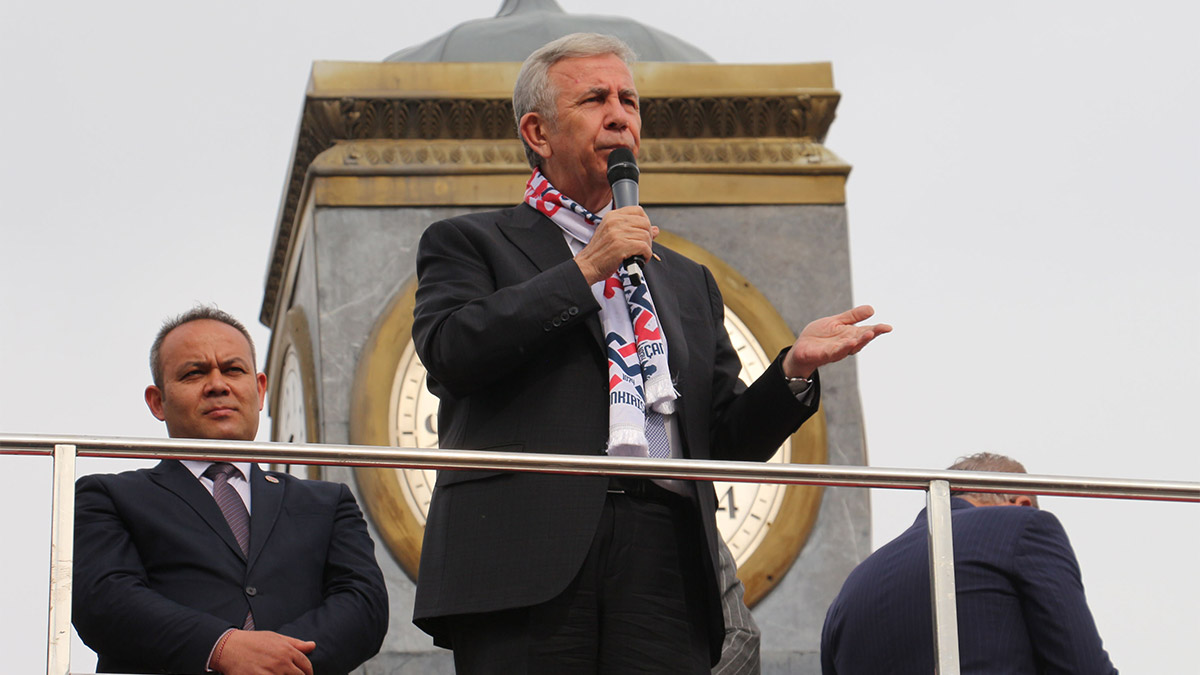 Ankara Büyükşehir Belediye Başkanı (ABB) Mansur Yavaş, "Bir yönetim değişecek diye bu kadar insanları birbirine kutuplaştırmamak lazım" dedi.