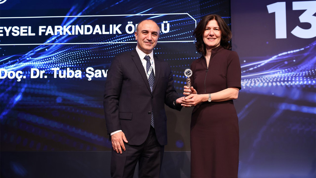 Yeditepe Üniversitesi'ne İç Denetimde Farkındalık ödülü