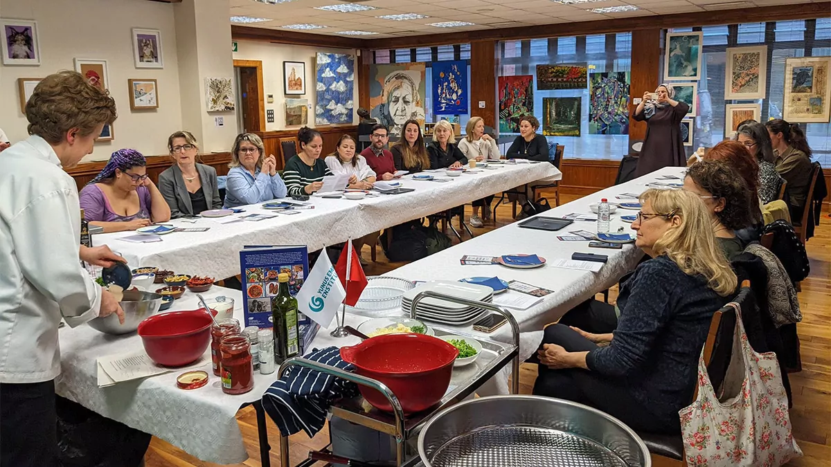 Londra el sanatları haftası'nda elde edilen gelir depremzedelere bağışlanacak