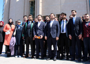 AK Parti Gençlik Kolları'ndan silah dağıtımı paylaşımına suç duyurusu