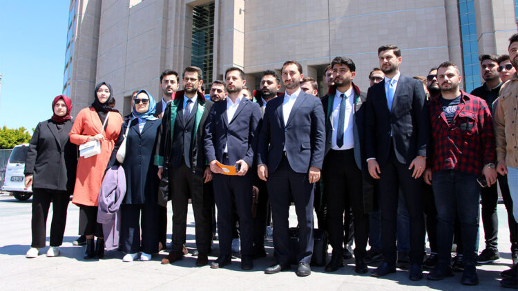 AK Parti Gençlik Kolları'ndan silah dağıtımı paylaşımına suç duyurusu