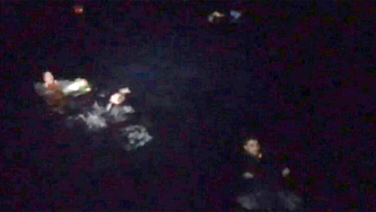 Yunanistan'ın geri ittiği tekne battı; 1 kişi öldü 1'i bebek 2 kişi aranıyor