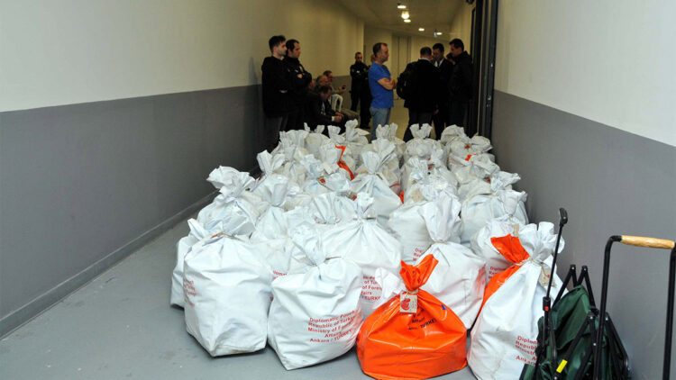 Yurt dışında kullanılan oylar İstanbul Havalimanı'na getirildi