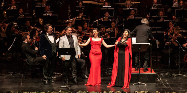 İstanbul Opera Festivali "Gala Konser" ile başladı