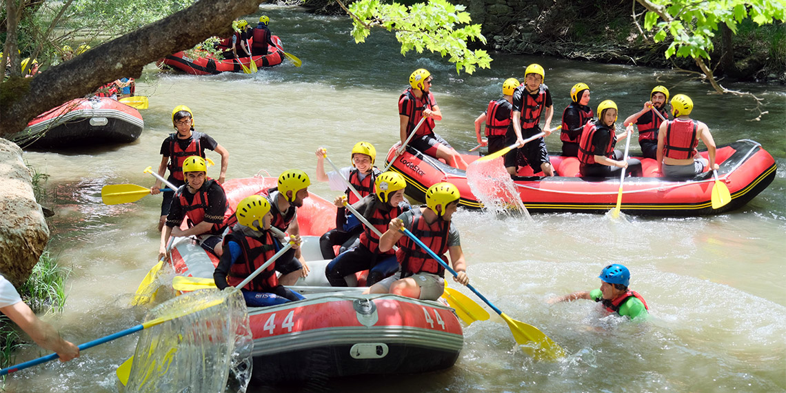 Kocasu Deresi'nde kurulan rafting parkurunda 30 rehber görev yapıyor