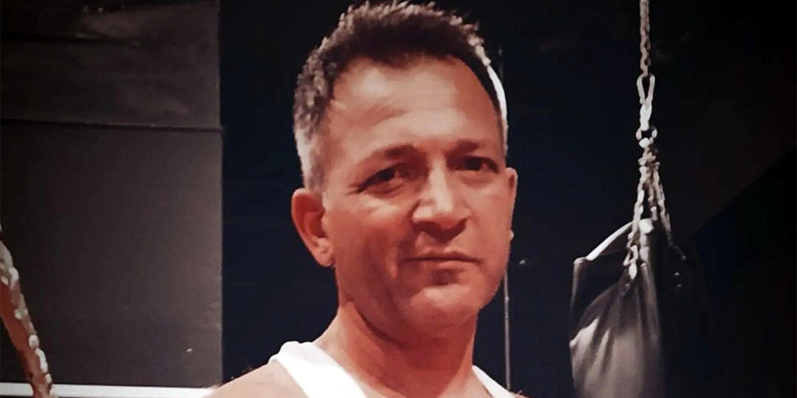 Yamaç paraşütü eğitmeni 200 metre yükseklikten denize düştü