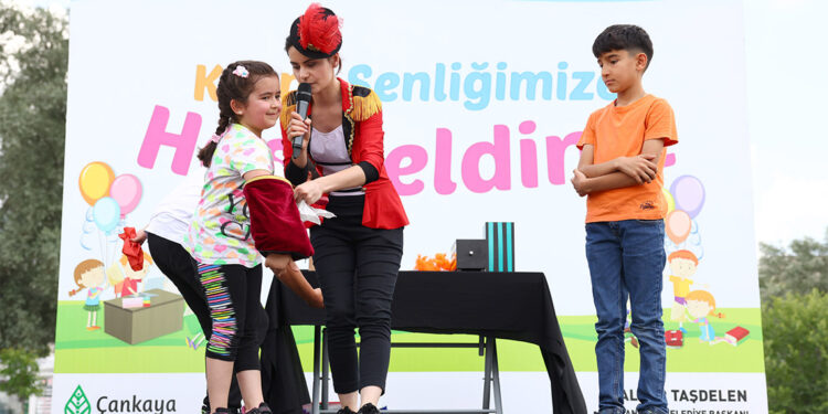 Çankaya'da öğrencilere karne şenliği düzenlendi