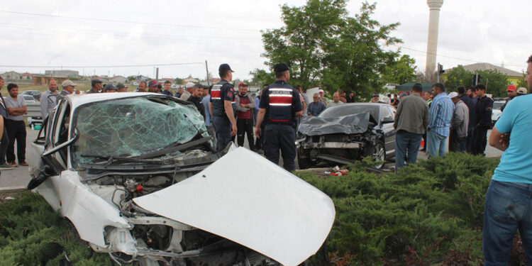 3 kişinin öldüğü kazada, kırmızı ışık ihlali