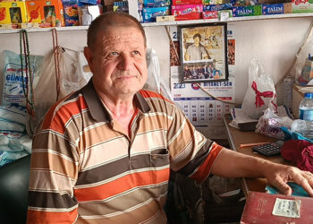 4 hayırsever depremzedelerin bakkal borcunu ödedi