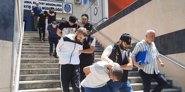 5 kişilik sahte polis çetesi yakalandı