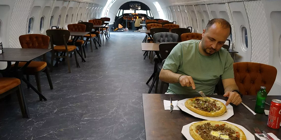 5 yil once pistten cikin ucak pide salonu oldus - yaşam - haberton