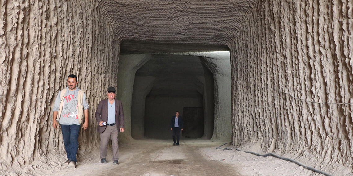 Kayseri'de, 6 bin yıllık geçmişe sahip Kültepe Kaniş-Karum Höyüğü'nden çıkarılan yaklaşık 25 bin tarihi eser, yapımı devam eden oyma müzede sergilenecek.