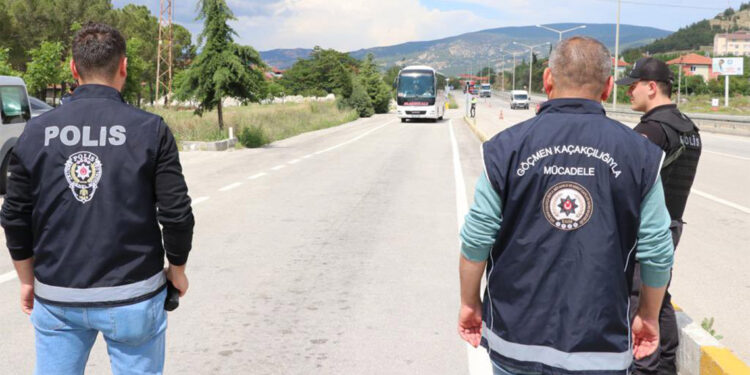 81 ilde düzensiz göçle mücadele