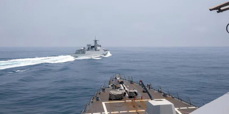 ABD ve Çin savaş gemileri arasında gerilim