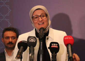AK Parti'de parti teşkilatları bayramlaştı
